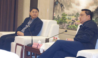 重慶銅梁區(qū)區(qū)委書記陳勇與我院國(guó)家高新區(qū)調(diào)研組專家親切會(huì)晤